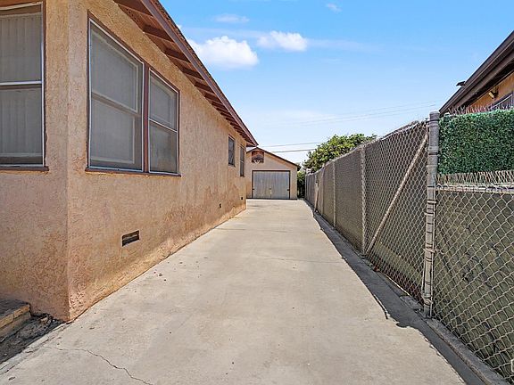 5th image of 228 Donna Ave