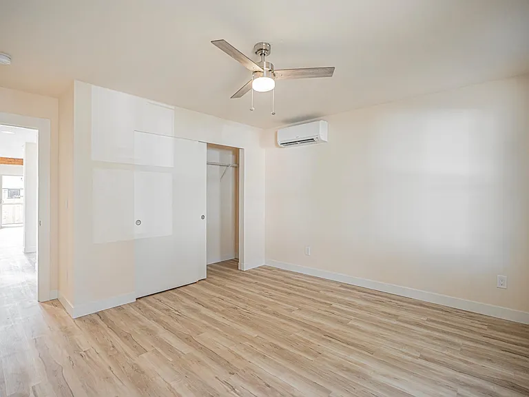 4253 S Spencer St — Photo 14