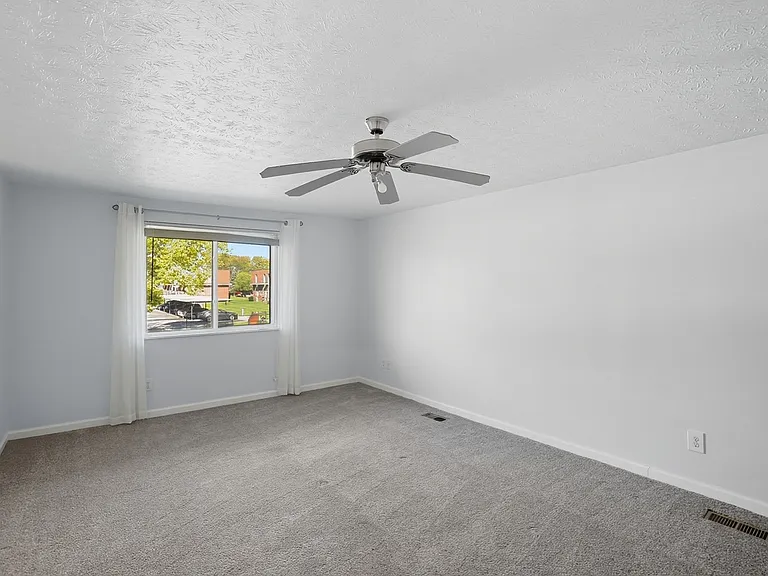 1644 Villa South Dr — Photo 16