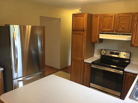 3rd image of 606 Colby Dr