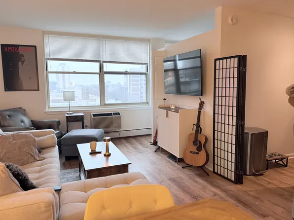 3033 N Sheridan Rd APT 809, Chicago, IL 60657