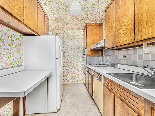 Sold by ERA Insite Realty Services | media 5