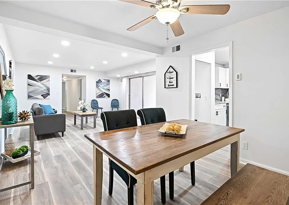 4300 Roswell Rd NE #34