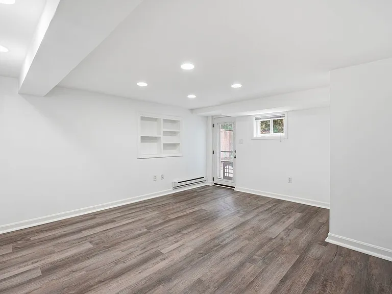 2940 Sycamore St — Photo 20
