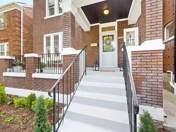 3rd image of 5908 Pershing Ave