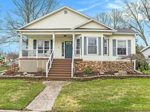 110 W Maple St, Fremont, MI 49412