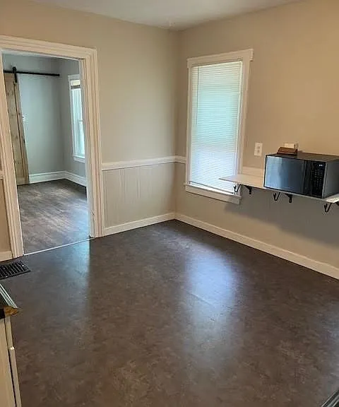 165 Benton St — Photo 8