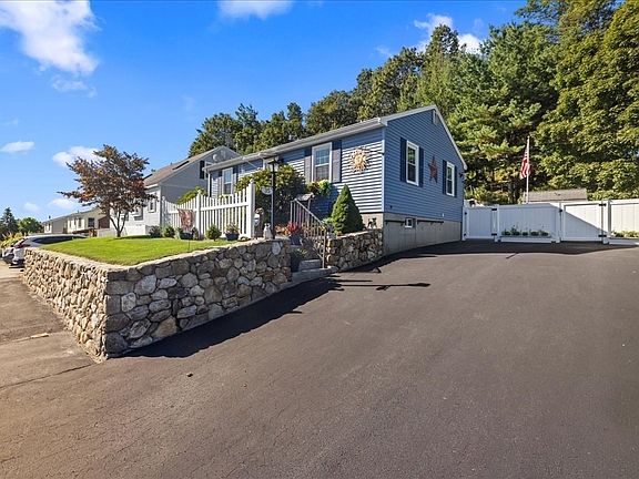 3rd image of 35 Parsons Hill Dr