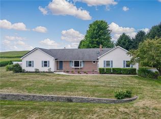 121 Riverton Rd, Mount Bethel, PA 18343