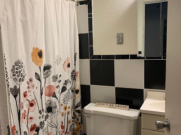 4th image of 1328 7th St SE #3