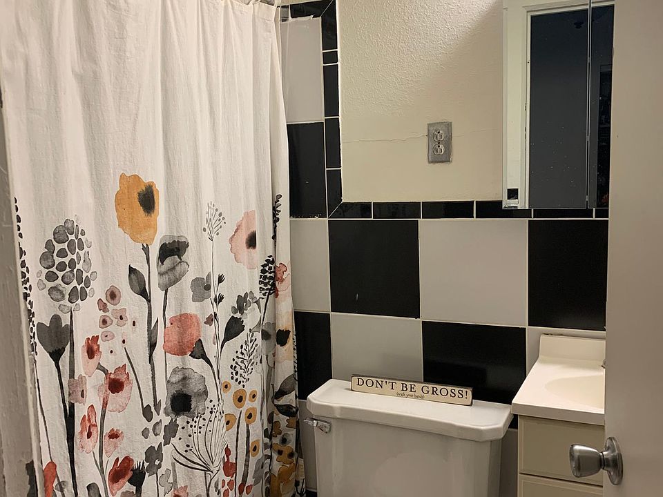 1st image of 1328 7th St SE #5
