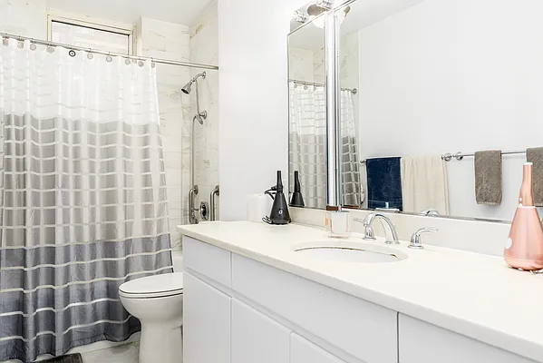 Rented by Keller Williams NYC | media 19