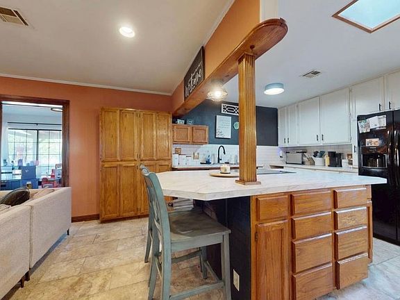 3rd image of 1917 Green Meadows Dr