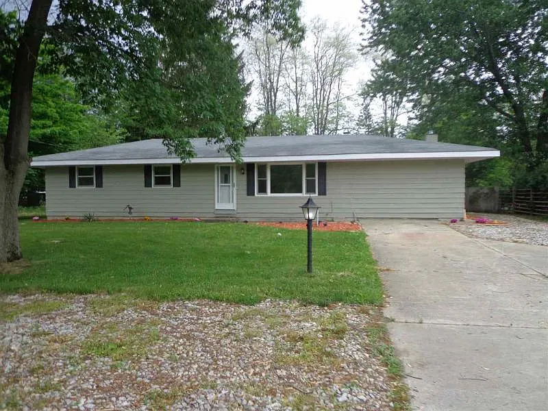 54691 Bittersweet Rd photo 1