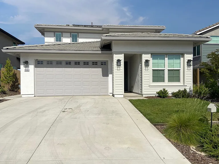 1466 Seneca Cir — Photo 1