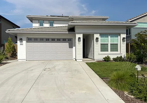 1466 Seneca Cir Photo 1