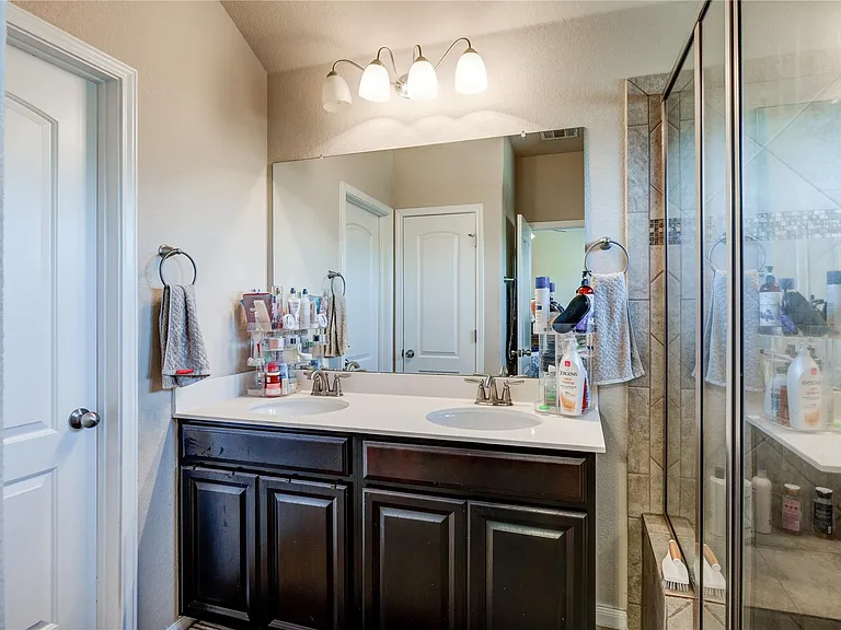 5901 Scenic Lake Dr — Photo 34