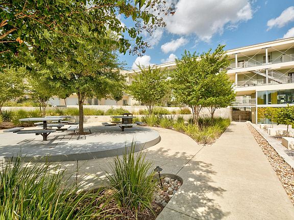 3rd image of 604 N Bluff Dr Unit 119