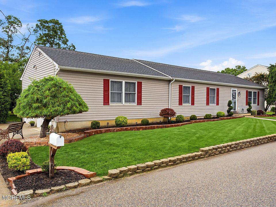 1st image of 1432 Mizzen Avenue