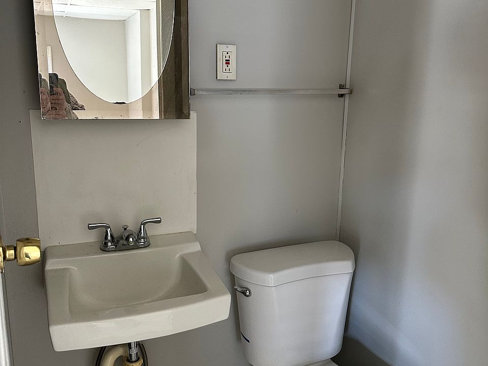 2nd image of 22 Pleasant St #I