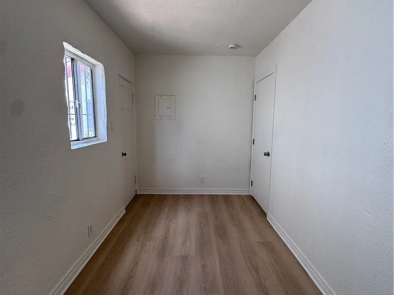 8220 Wall St — Photo 16