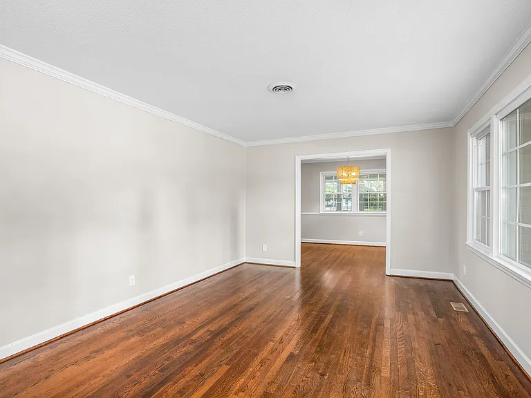 701 N Peace Haven Rd — Photo 21