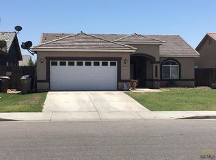 709 New Zealand Dr, Bakersfield, CA