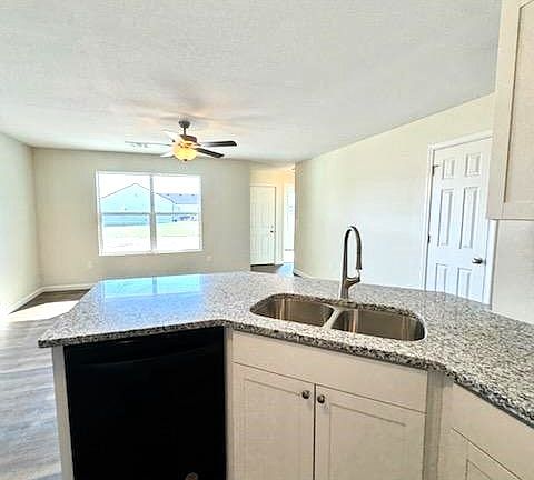 5th image of 1128 Harbor Dr