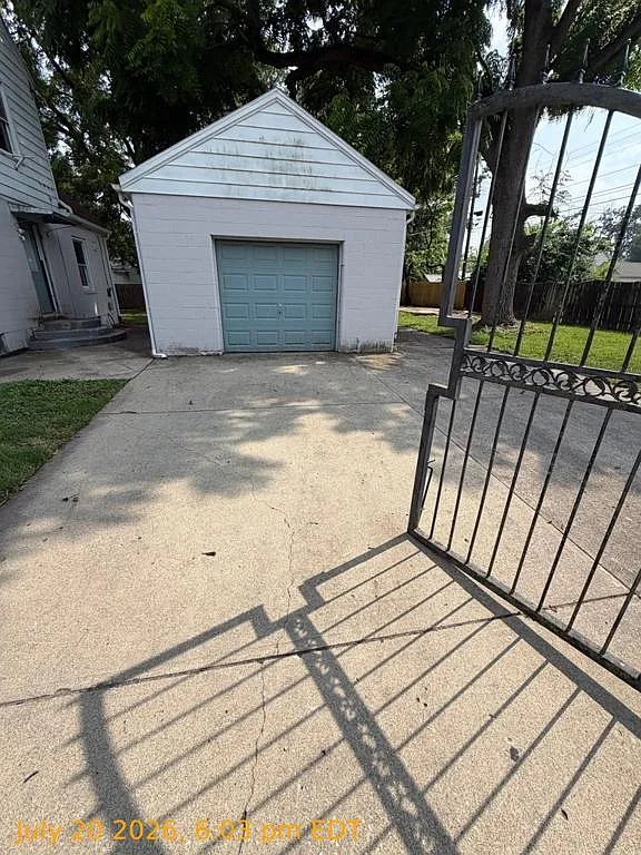 3 bed, 1344 sqft, $1,750 — Photo 1