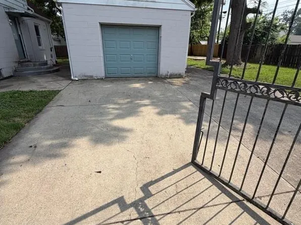 2901 Oakley Ave, Kettering, OH 45419