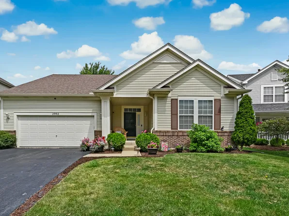 2992 Thunderbird Ct W, Aurora, IL 60503