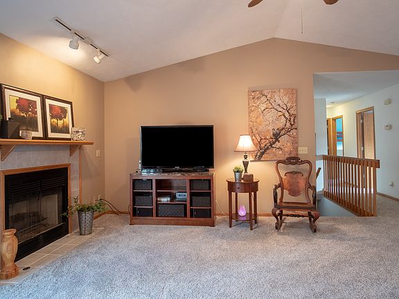 5th image of 4356 Rockaway Ct