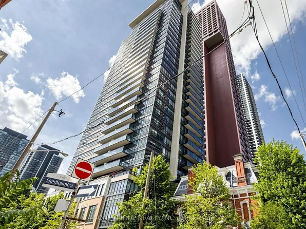 28 Linden St #1707, Toronto, ON M4Y 0A4