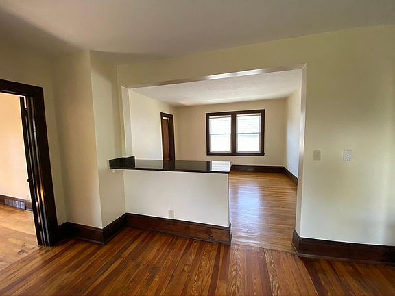 5th image of 1745 W 31st Pl APT 3