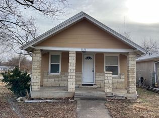 1321 Elizabeth St, Winfield, KS 67156