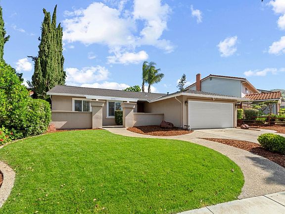 3rd image of 3341 Fronda Dr
