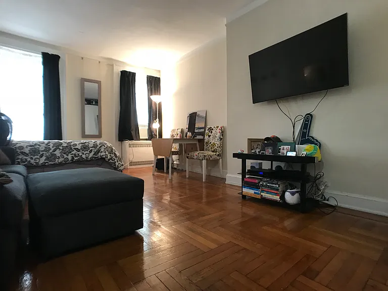 17 W 76th St #5C — Photo 3