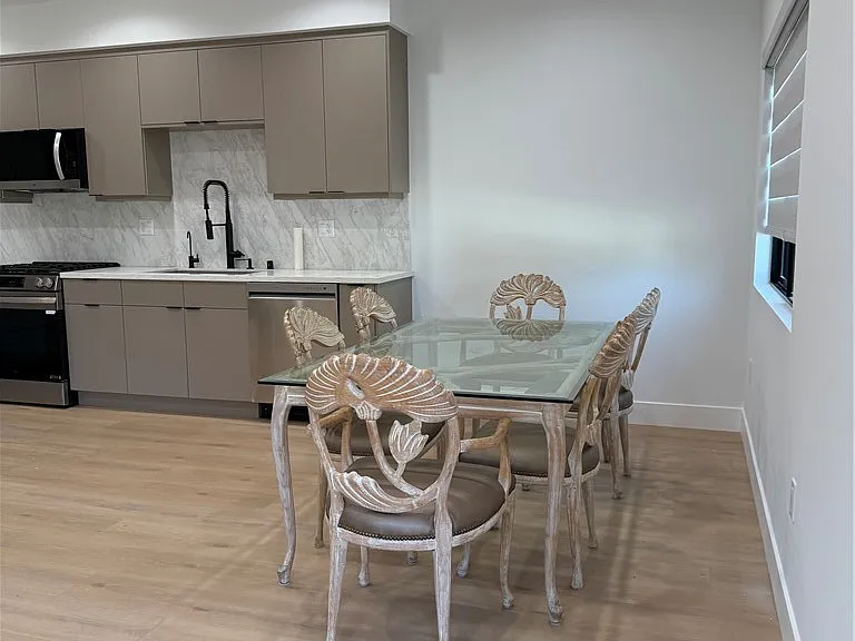8613 Oakdale Ave — Photo 10
