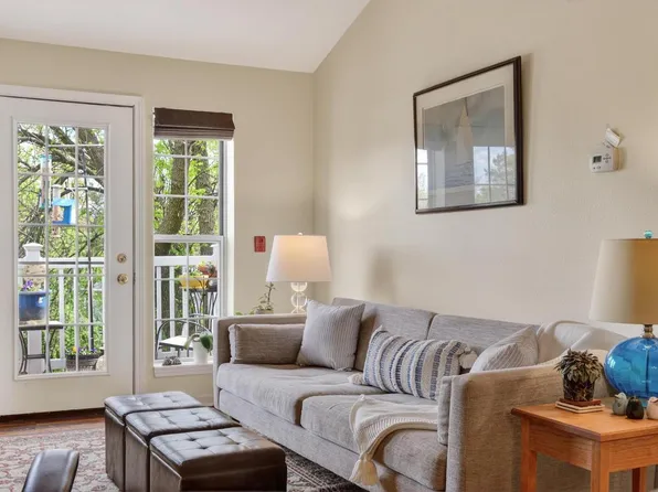 917 Harbor House Drive #7, Madison, WI 53719