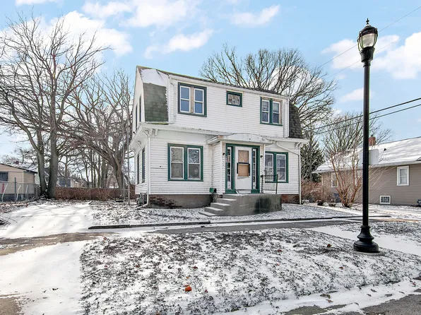 860 E Bourbonnais St, Kankakee, IL 60901