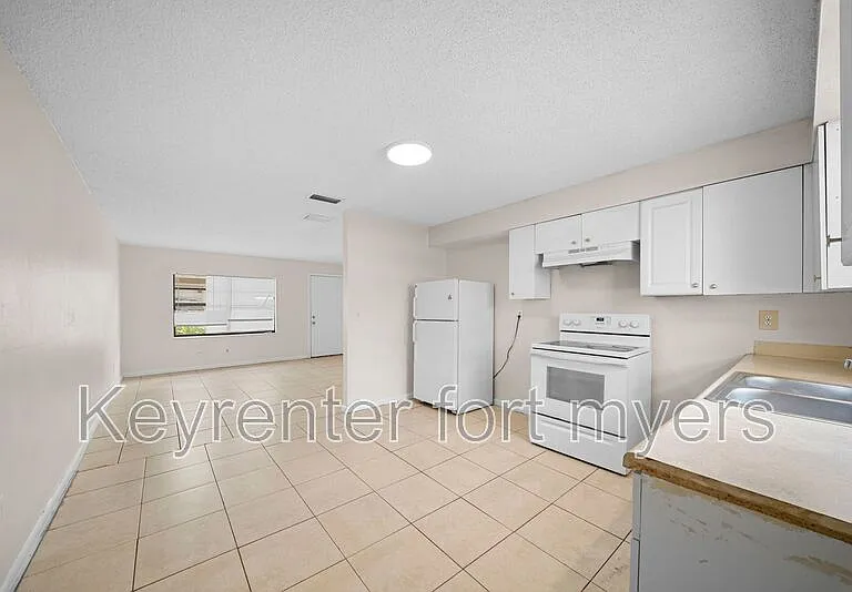 5551 5th Ave — Photo 8