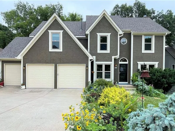 5121 NW Walden Dr, Kansas City, MO 64151