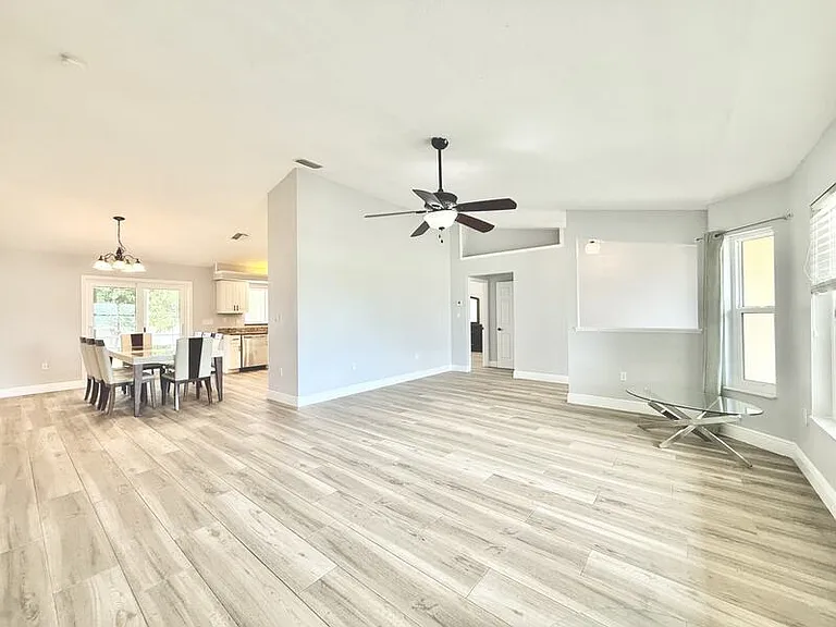 22148 Lockport Ave — Photo 22