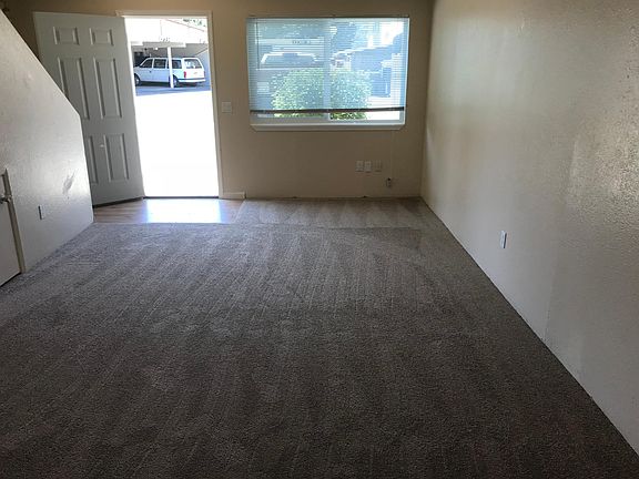 4th image of 1719 Elm Ln