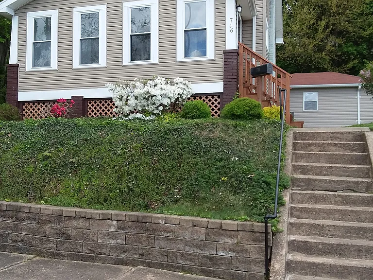 716 Hazel Ave — Photo 3