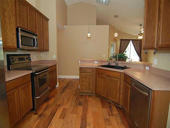 4th image of 137 Norris Pl
