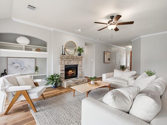 5th image of 2203 Four Hills Ct