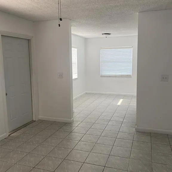 728 Michigan Ct — Photo 2