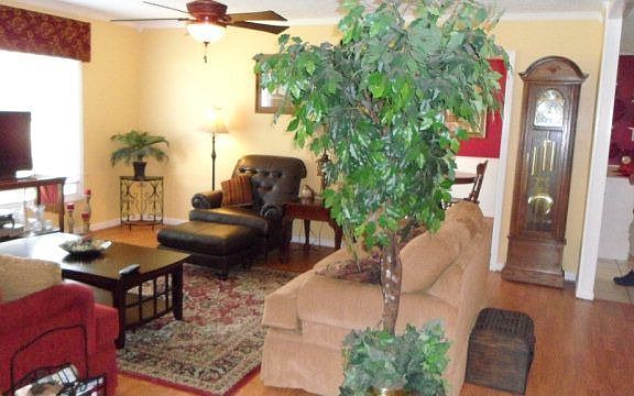 2nd image of 416 Heathwood Dr