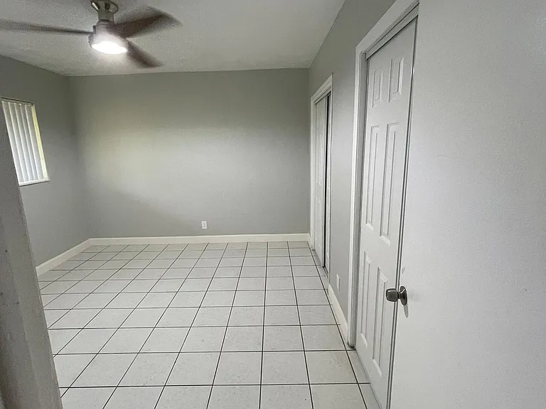 6400 NE 18th Ave #15 — Photo 8